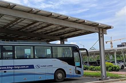 Proyecto de montaje de estructura de acero de estacionamiento de autobuses solares
